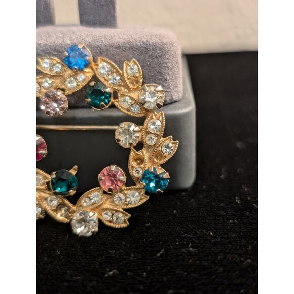 Eisenberg VTG Signed Multi Colored Rhinestone Wreath Brooch Pin Gold Tone - Picture 5 of 7